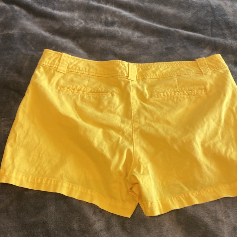 New York & Company Yellow Tailored Shorts Size 12 - Picture 3 of 6